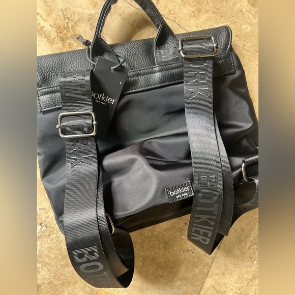 BOTKIER  NYLON TRAVEL CROSSBODY black NWT. Snap closure. Two front zippers - Picture 5 of 13